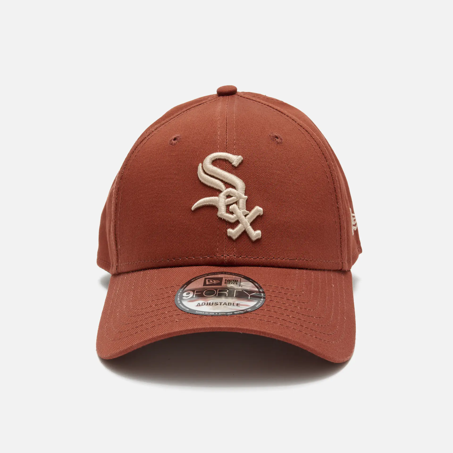 New Era MLB Chicago White Sox League Essential 9Forty Strapback Cap WBASTN